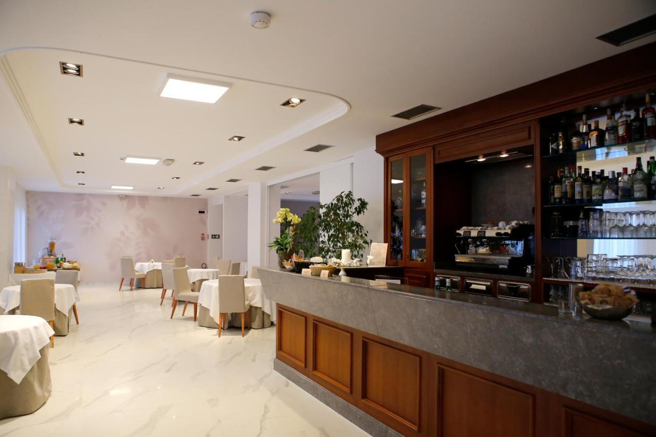 Scia' On Martin Hotel Buscate Exterior foto