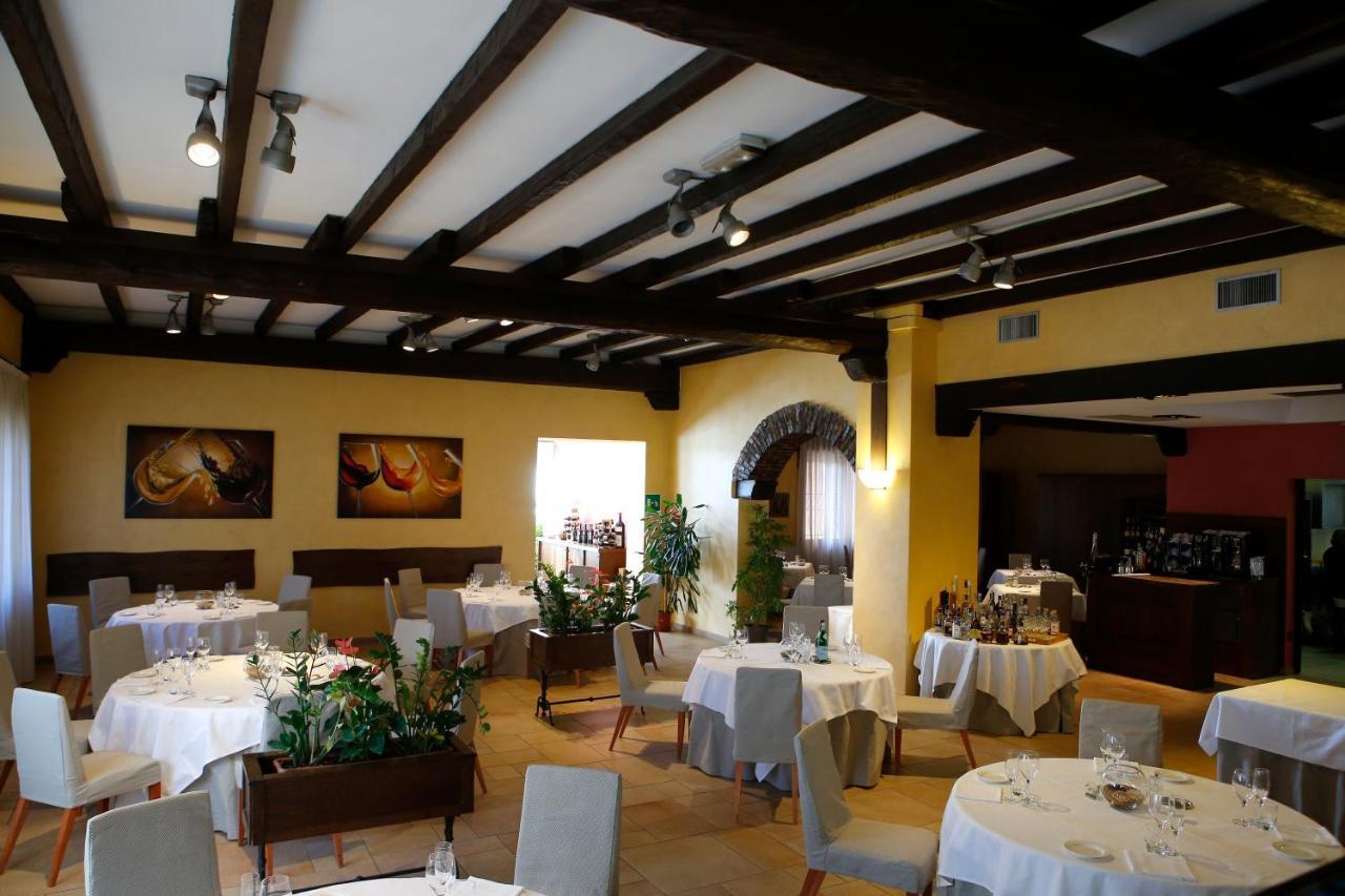 Scia' On Martin Hotel Buscate Exterior foto