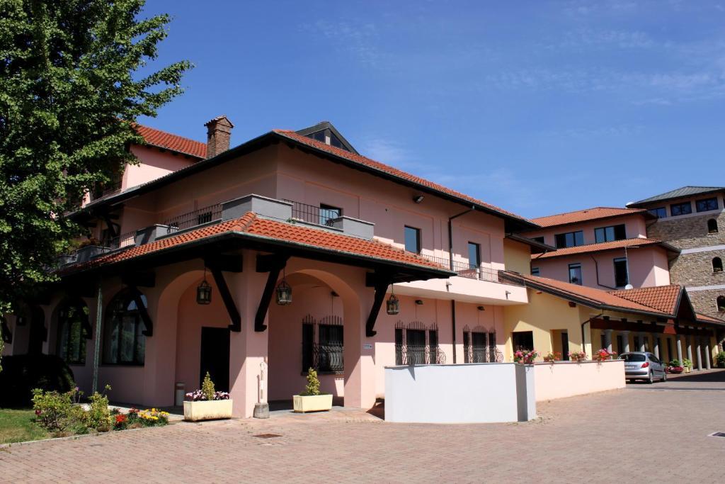 Scia' On Martin Hotel Buscate Exterior foto