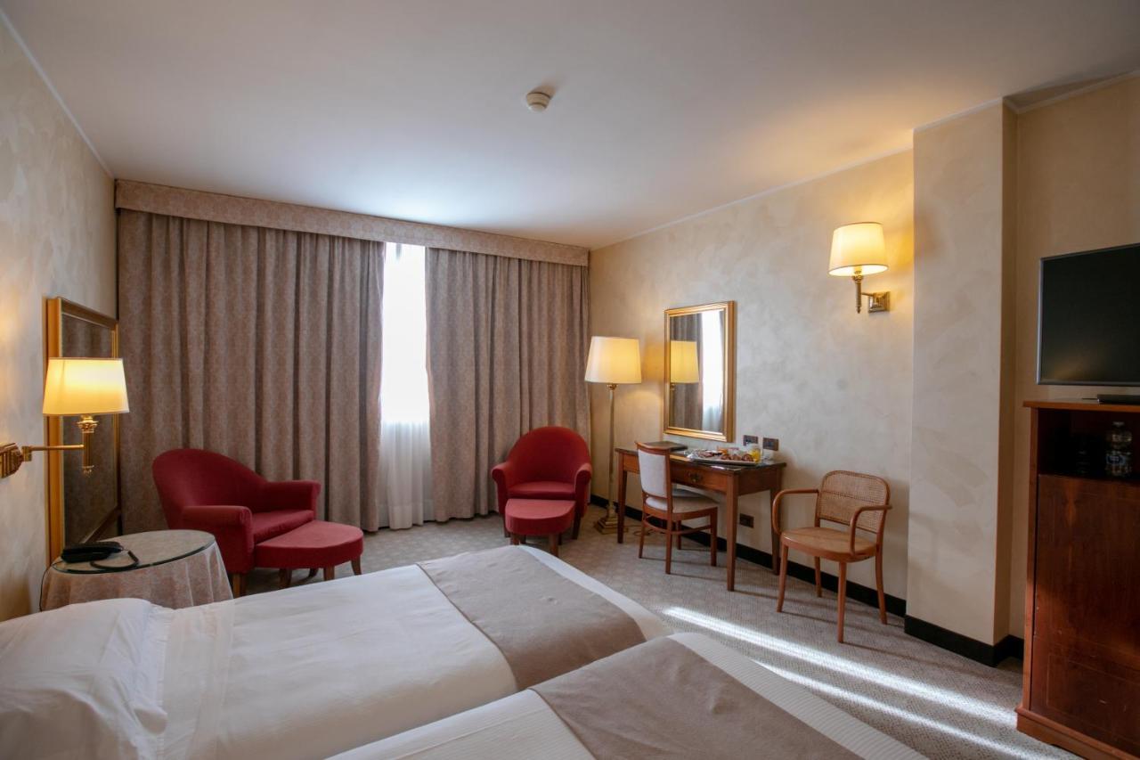 Scia' On Martin Hotel Buscate Exterior foto