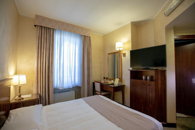 Scia' On Martin Hotel Buscate Exterior foto