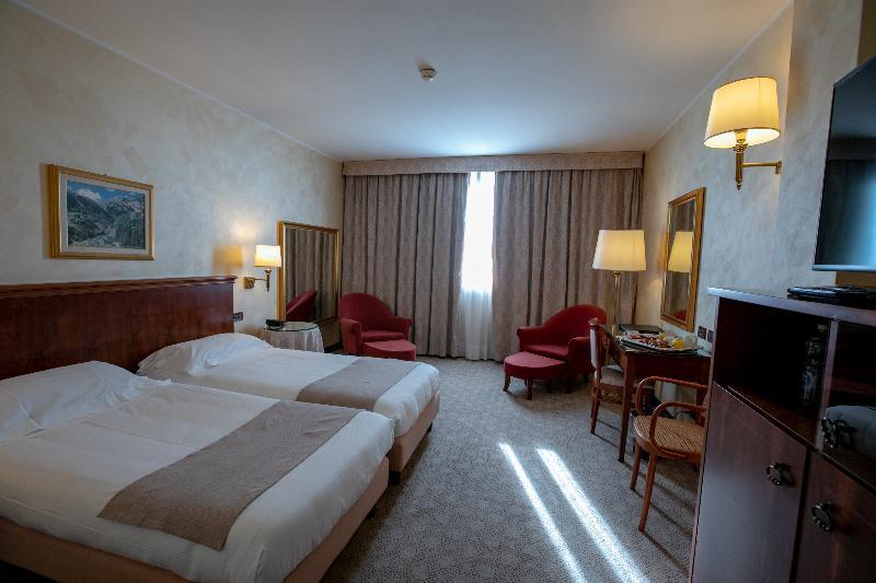 Scia' On Martin Hotel Buscate Exterior foto