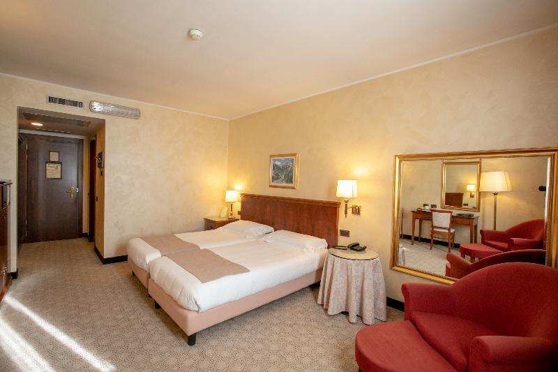 Scia' On Martin Hotel Buscate Exterior foto