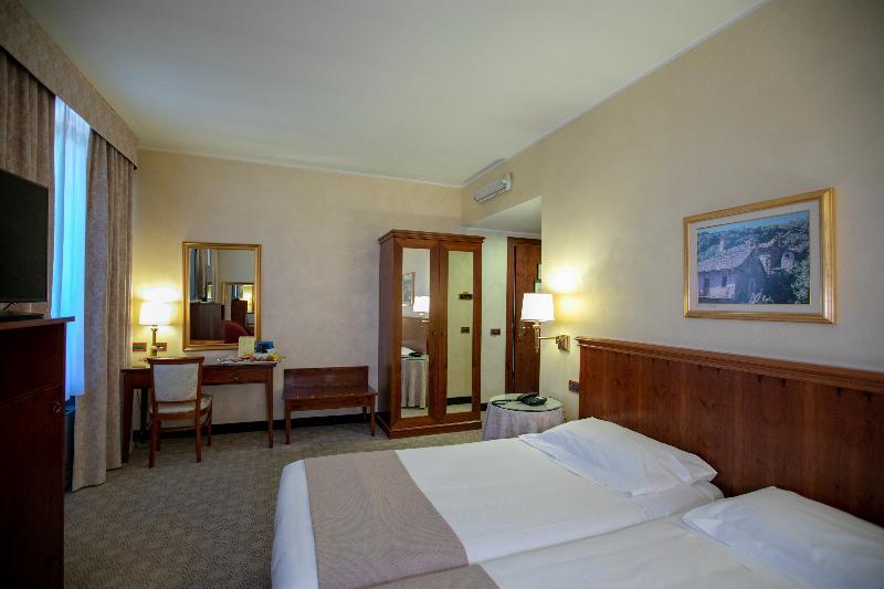 Scia' On Martin Hotel Buscate Exterior foto