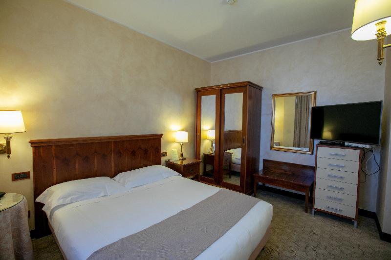 Scia' On Martin Hotel Buscate Exterior foto